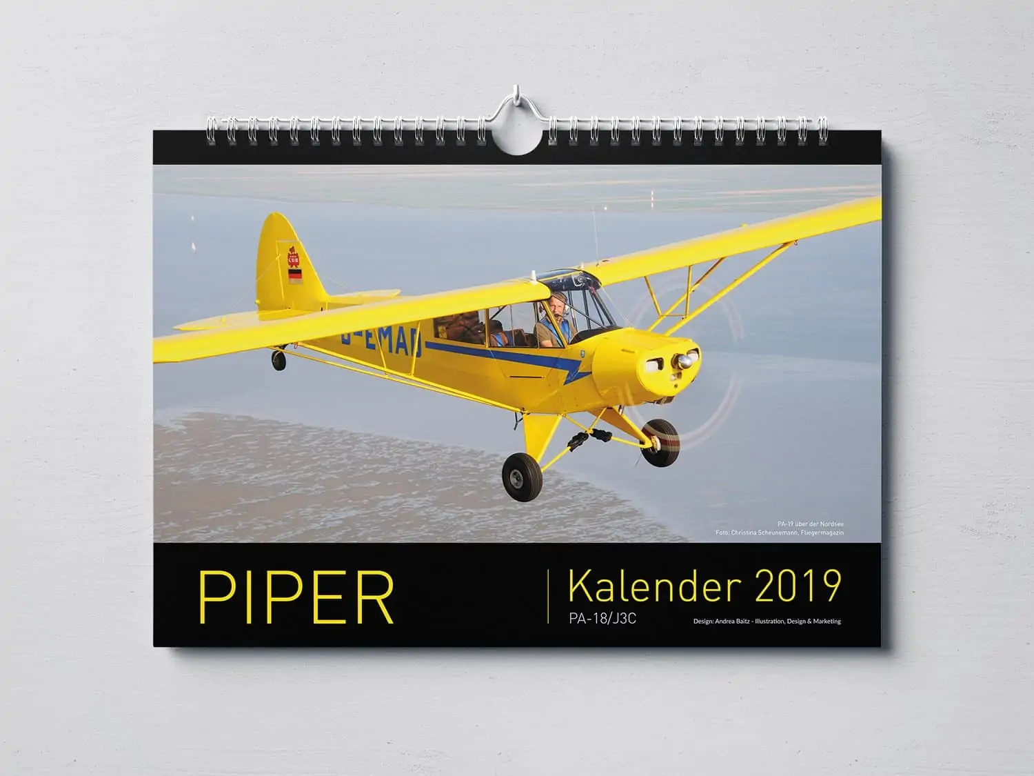 Piper-Kalender 2019, Rolf Wittorf, Piper PA-18, Prindesign, Kalender-Design, Grafik-Design, Andrea-Baitz, Grafikdesigner, Eckernförde, Raum Kiel, Rendsburg, Flensburg, Hamburg, Schleswig-Holstein